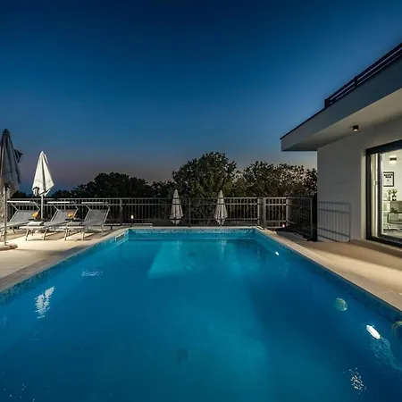 Beautiful Loto, In Dalmatia, With A Pool Villa *
