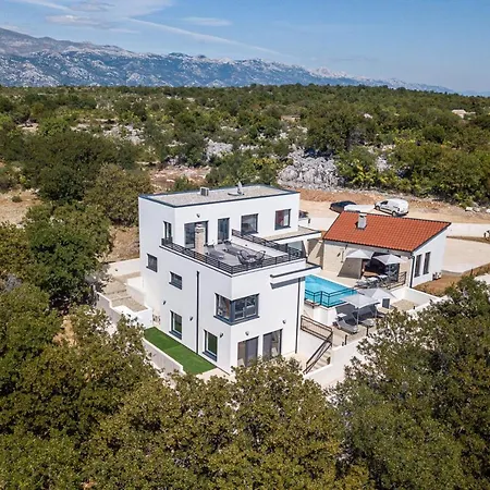 Beautiful Loto, In Dalmatia, With A Pool *