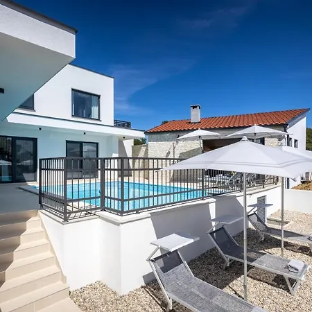 Beautiful Loto, In Dalmatia, With A Pool Villa