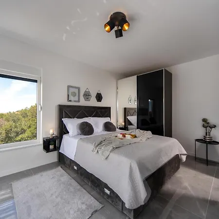 Beautiful Loto, In Dalmatia, With A Pool Villa Posedarje